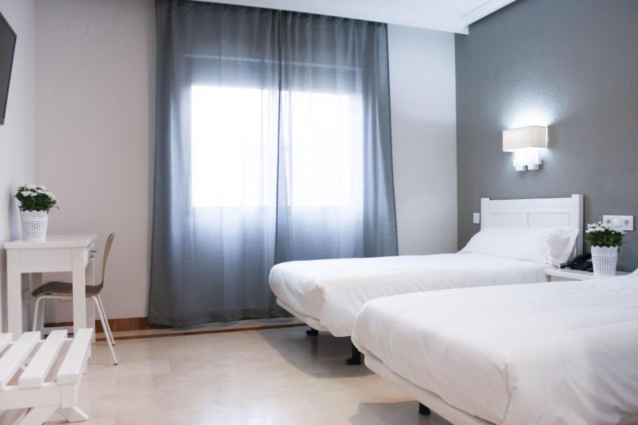 Hospedium Hotel Castilla Torrijos Exterior photo